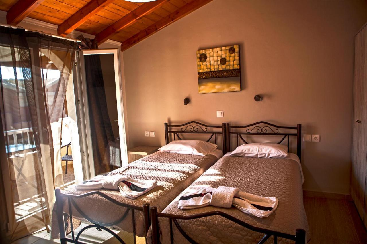 Athina Studios And Apartments Agios Georgios Pagon Exterior foto